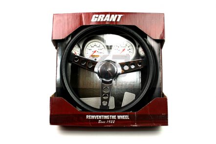 838 | Grant 3 spoke steering wheel 13.5 inch black plastic with chrome